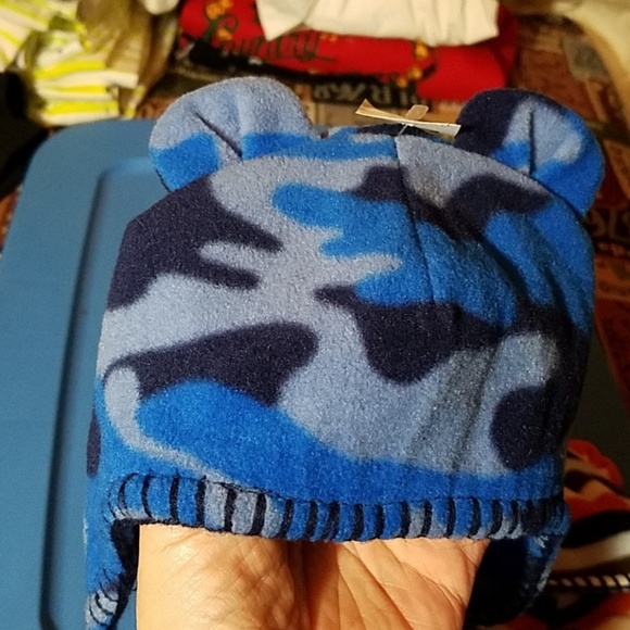 Old Navy Infant Fleece Cap ears & flaps - Picture 1 of 3